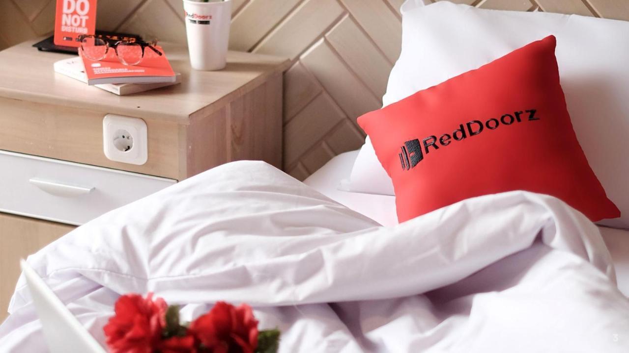 Reddoorz Tuan Viet Hotel Dinh Tien Hoang Ho Şi Min Exterior foto