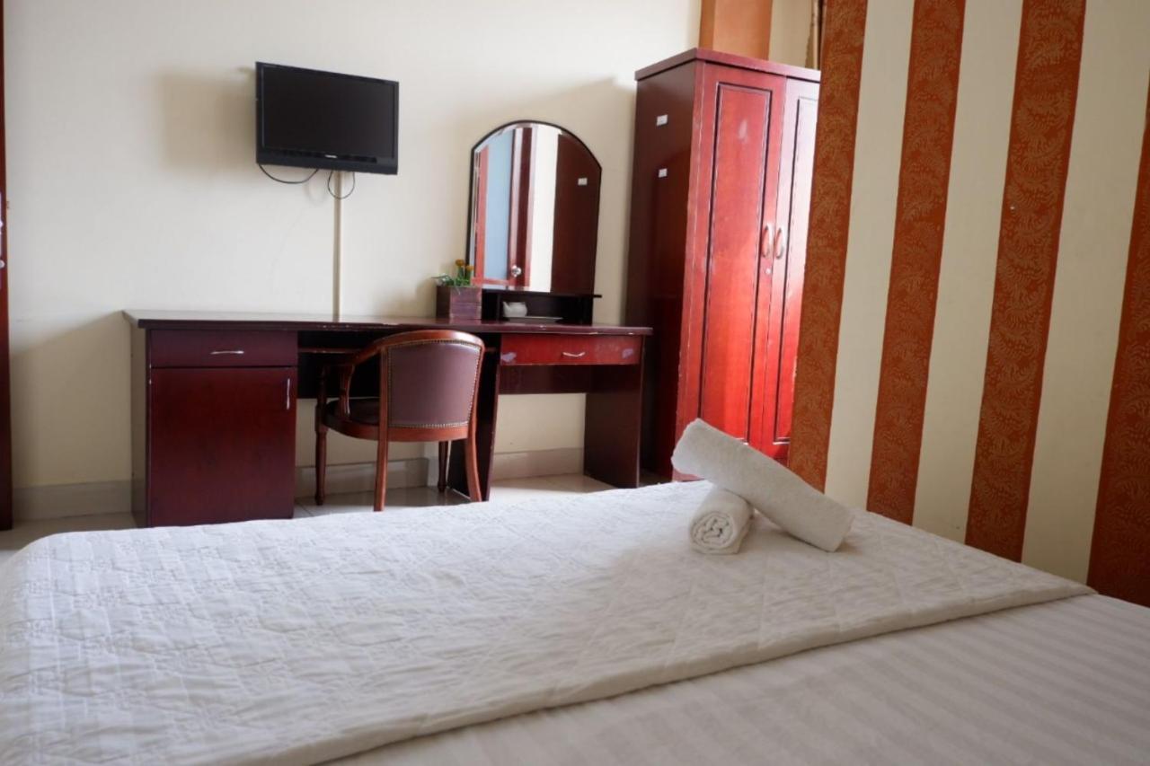 Reddoorz Tuan Viet Hotel Dinh Tien Hoang Ho Şi Min Exterior foto