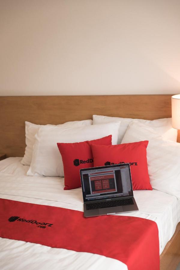 Reddoorz Tuan Viet Hotel Dinh Tien Hoang Ho Şi Min Exterior foto